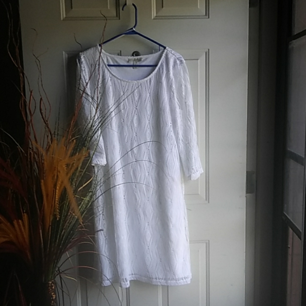 Dana Buchman white dress